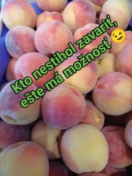 V ponuke sú broskynky , melóny a už aj jablka😍