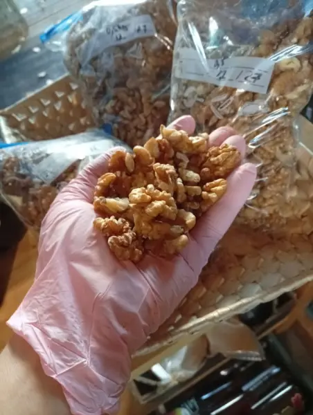 Tohtoročné orechy , cena za kg 12 eur Pri odbere 5 kg…